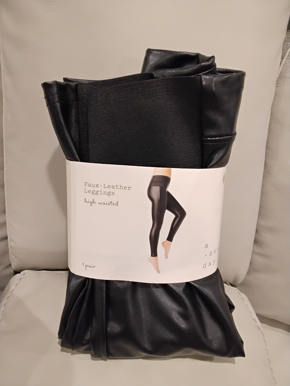 NWT Faux Leather Black Leggings XL*